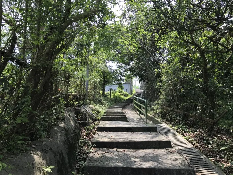 響石墳場行山遠足